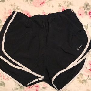 black and white nike tempo shorts